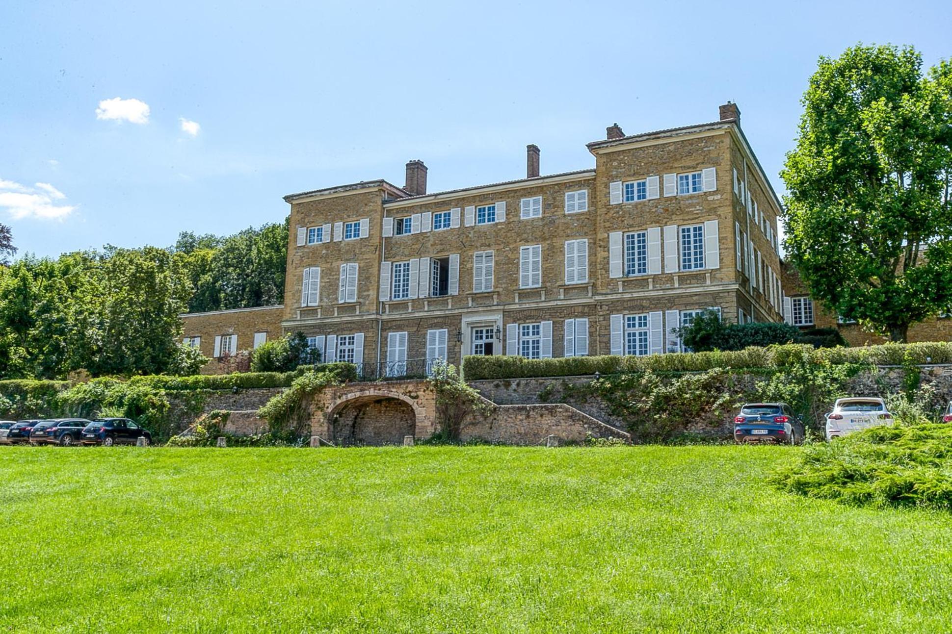 Sejourner Au Chateau De La Roue Grand Appartement Lissieu Kültér fotó